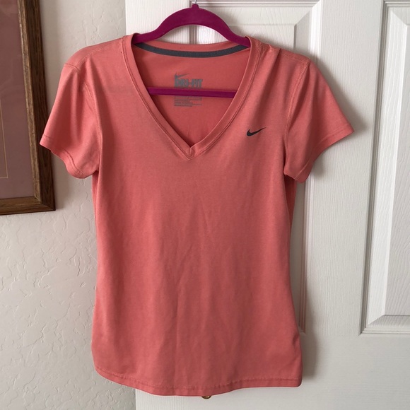 Nike Dri-Fit t-shirt - Picture 1 of 3